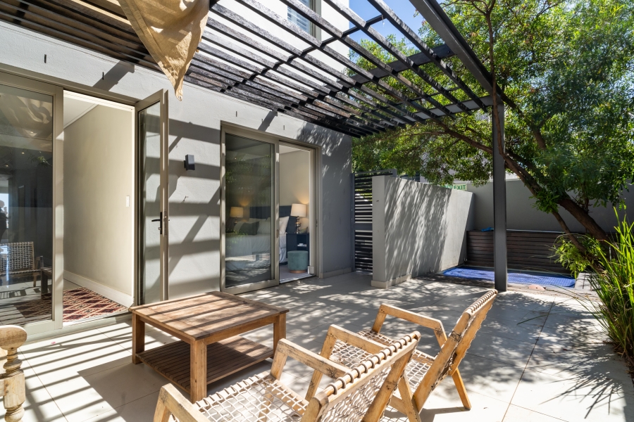 2 Bedroom Property for Sale in Vredehoek Western Cape